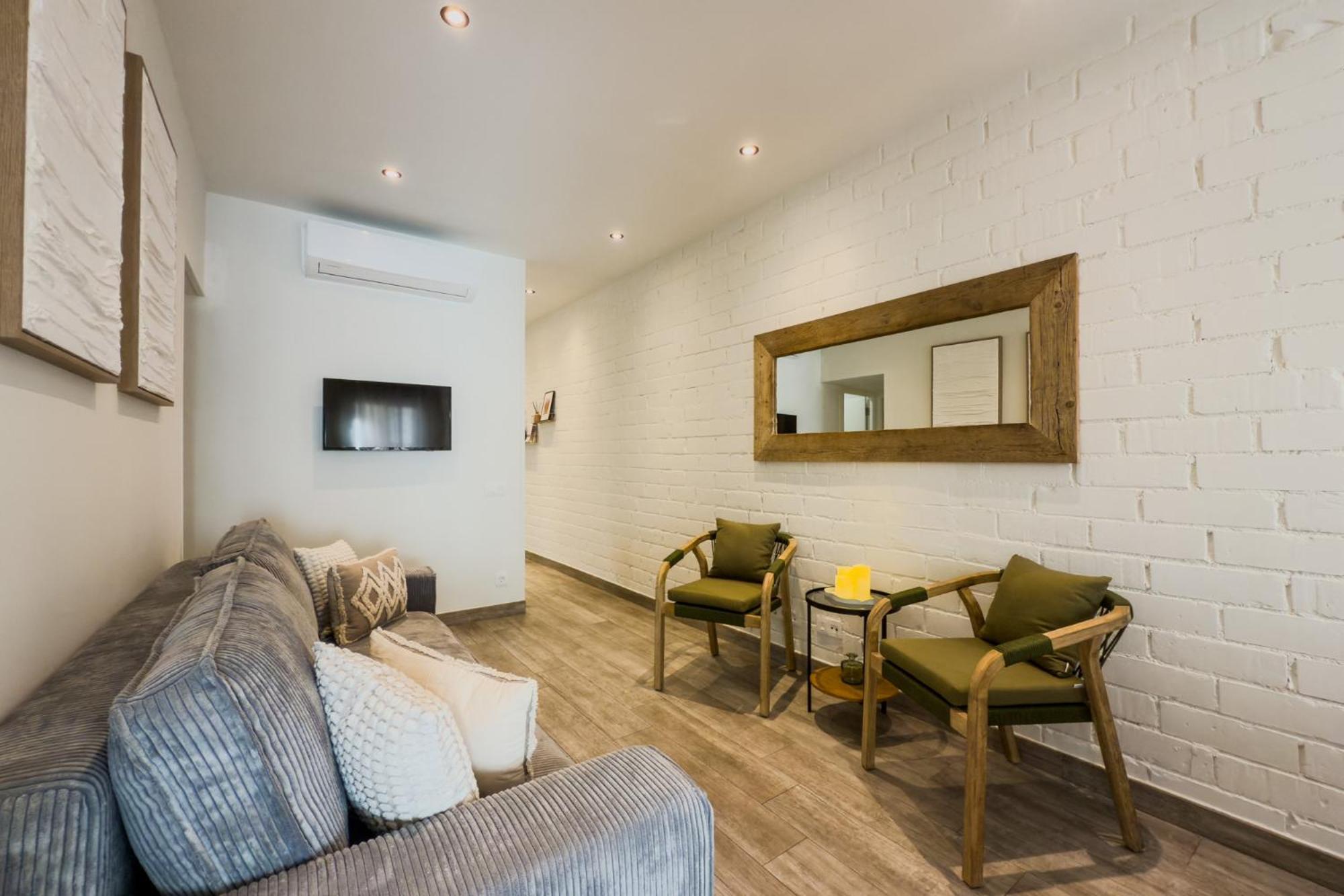 Novus Homes Barcelona Santa Eulalia L'Hospitalet de Llobregat Exterior photo
